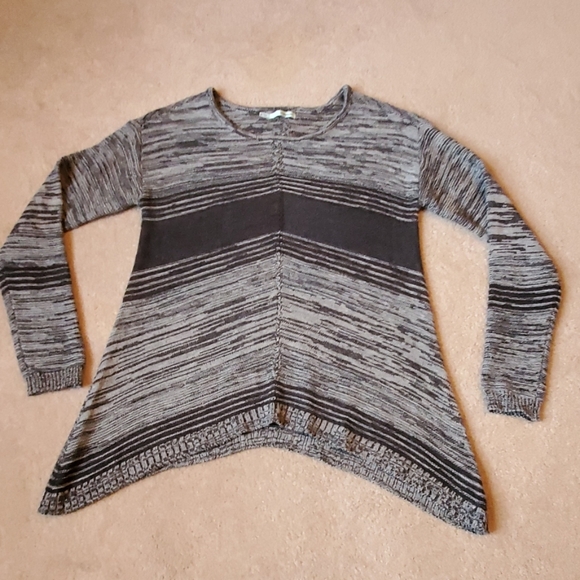 Maurices sweater size Medium - Picture 1 of 8